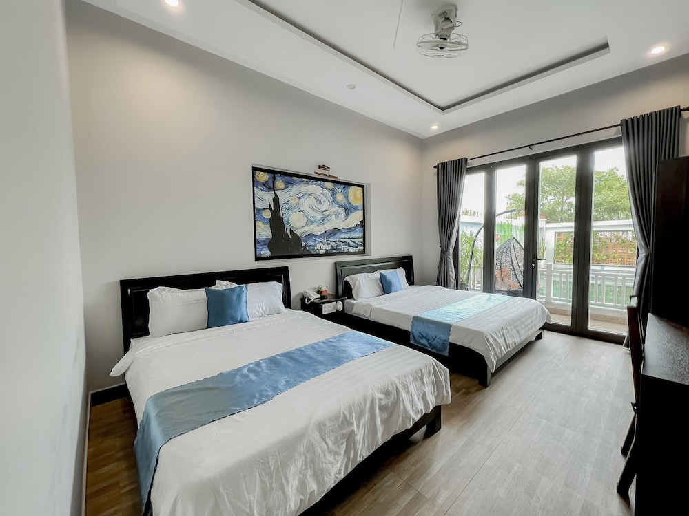hoi an family room with swimming pool