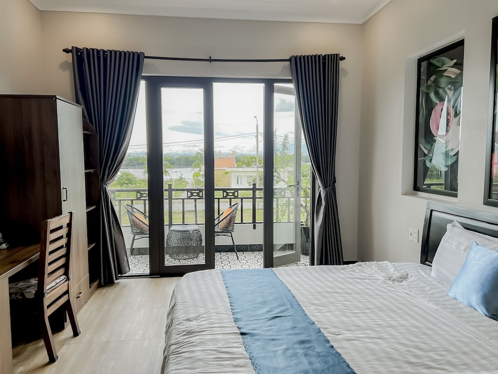 hoi an family room with swimming pool