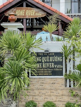 hoi an family room with swimming pool
