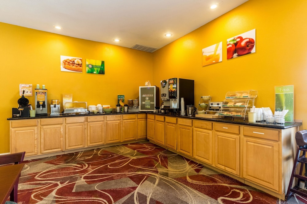 quality inn university near downtown