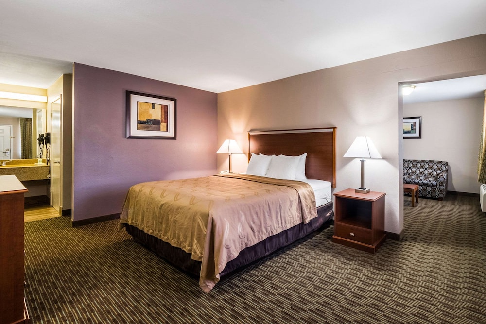 quality inn university near downtown