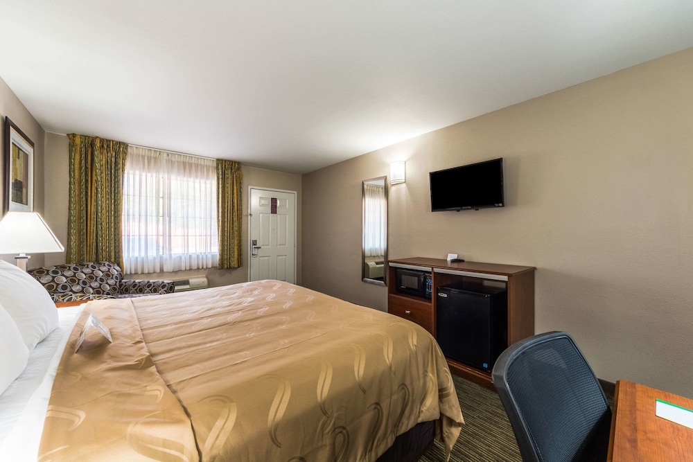 quality inn university near downtown