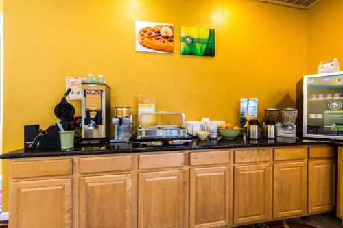 quality inn university near downtown
