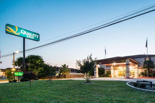 Quality Inn University Near Downtown,Hays>>Austin,3 star