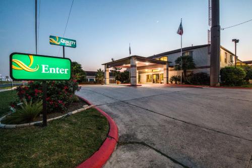 Quality Inn University Near Downtown,Hays>>Austin,3 star