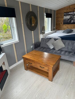 large shepherds hut riverview