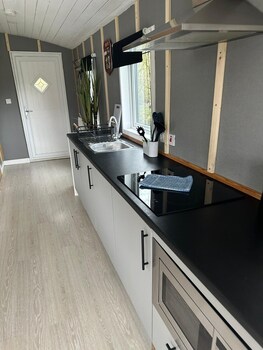 large shepherds hut riverview