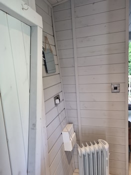 shepherds hut riverside 6