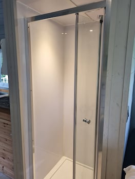 shepherds hut riverside 6
