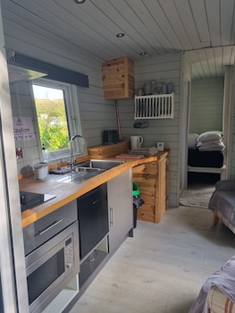 shepherds hut riverside 6