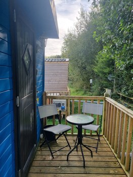 shepherds hut riverside 6
