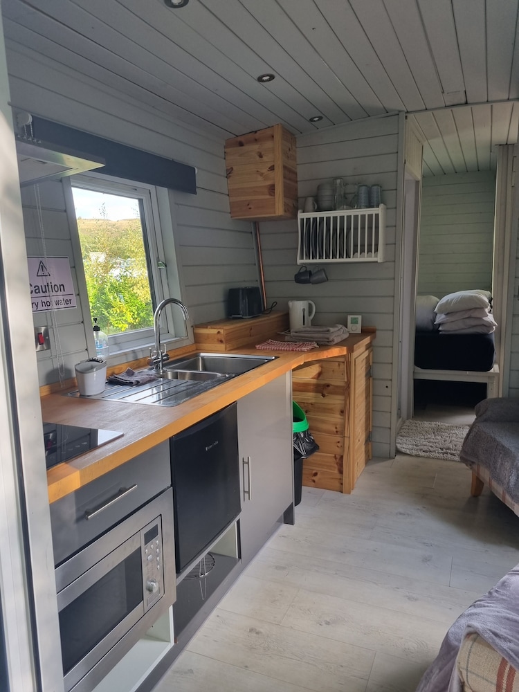 shepherds hut riverside 6