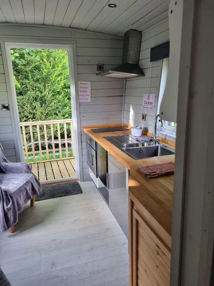 shepherds hut riverside 6