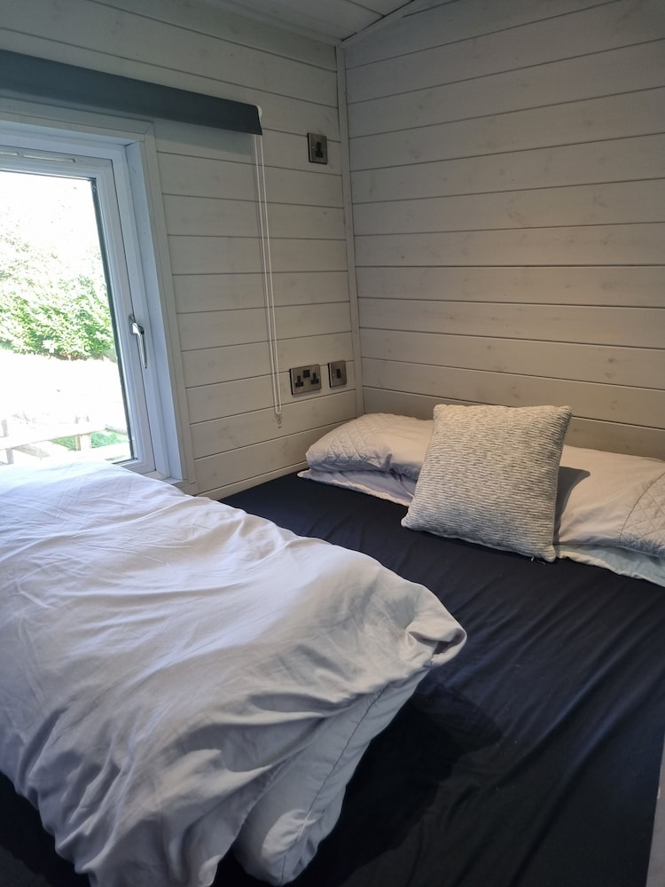 shepherds hut riverside 6