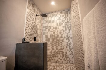 bora boutique adults only