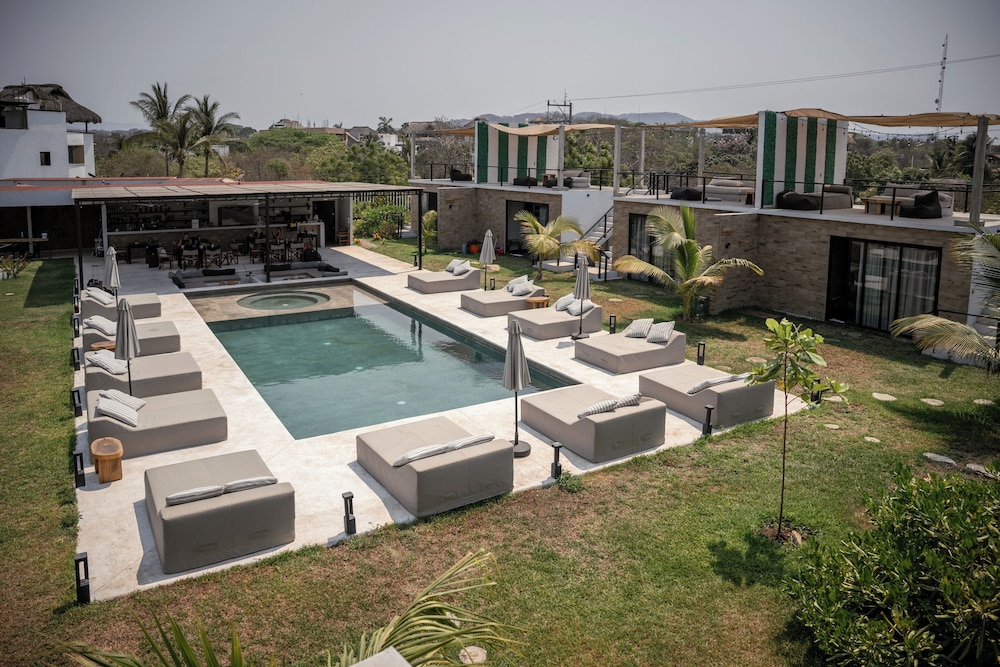 bora boutique adults only