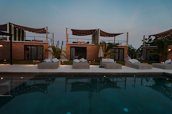 bora boutique adults only