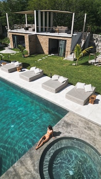 bora boutique adults only