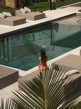 bora boutique adults only