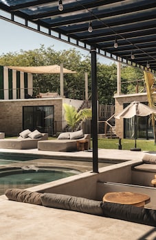 bora boutique adults only