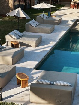 bora boutique adults only