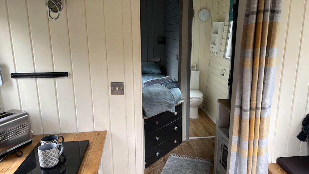 shepherds hut riverside 2