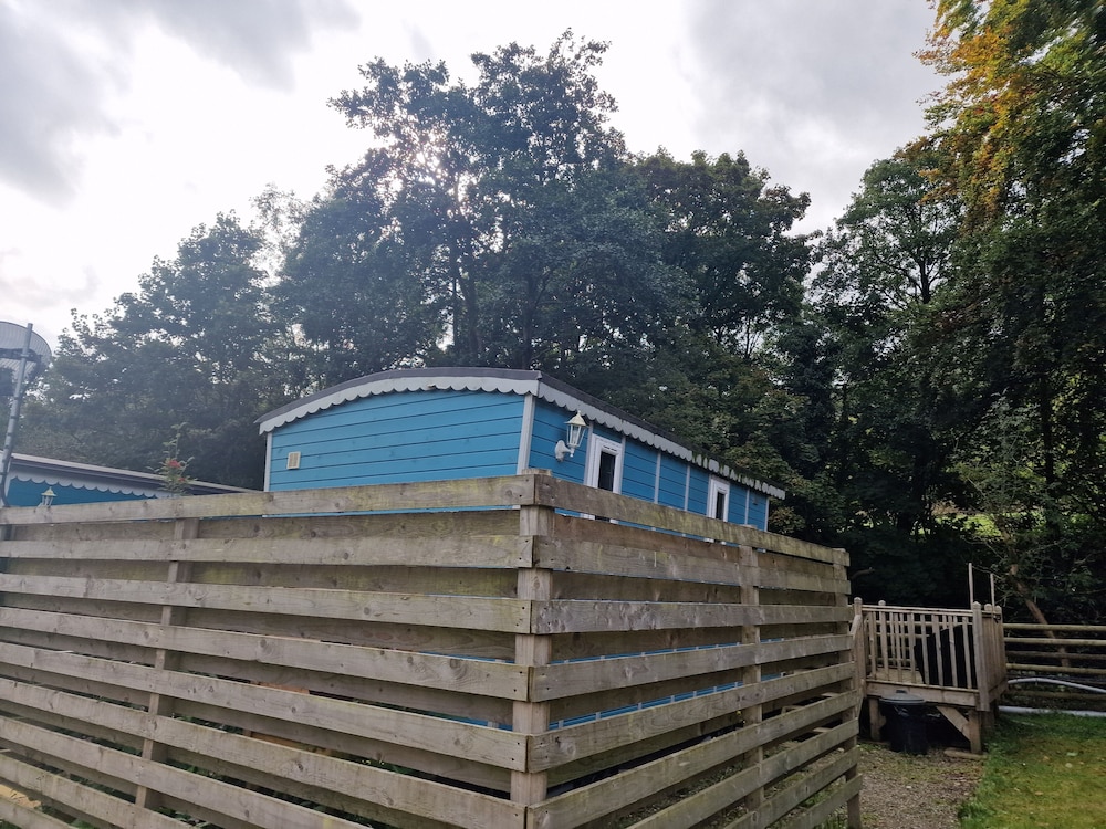 shepherds hut riverside 2