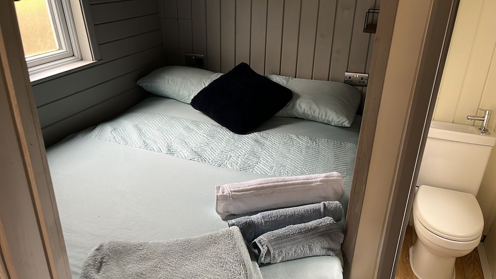 shepherds hut riverside 2