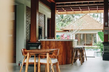 3 beagles ubud