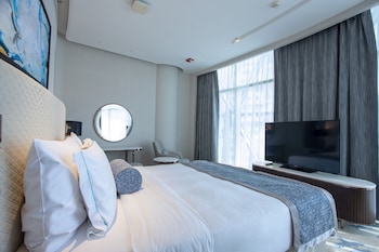 century marina hotel lusail