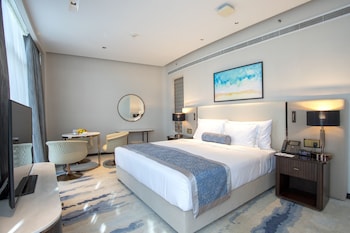 century marina hotel lusail