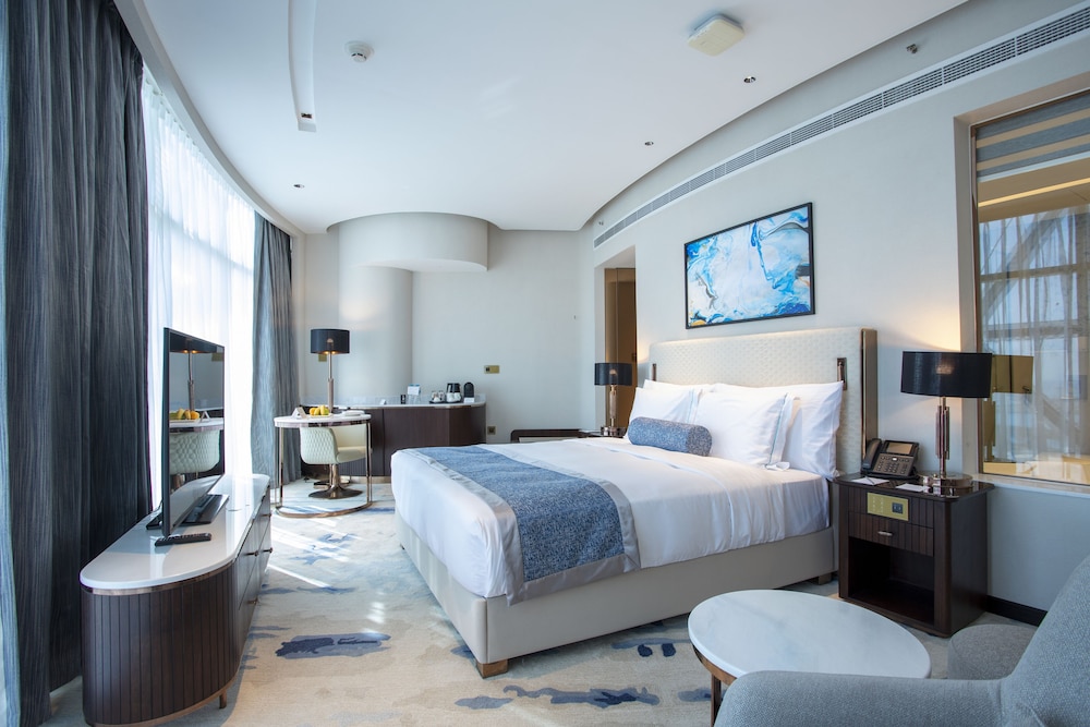 century marina hotel lusail