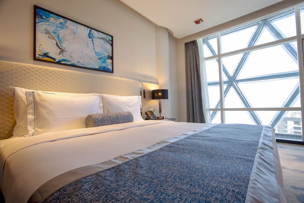 century marina hotel lusail