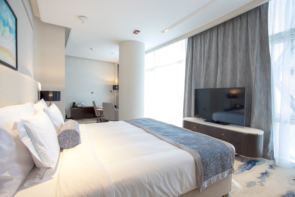 century marina hotel lusail