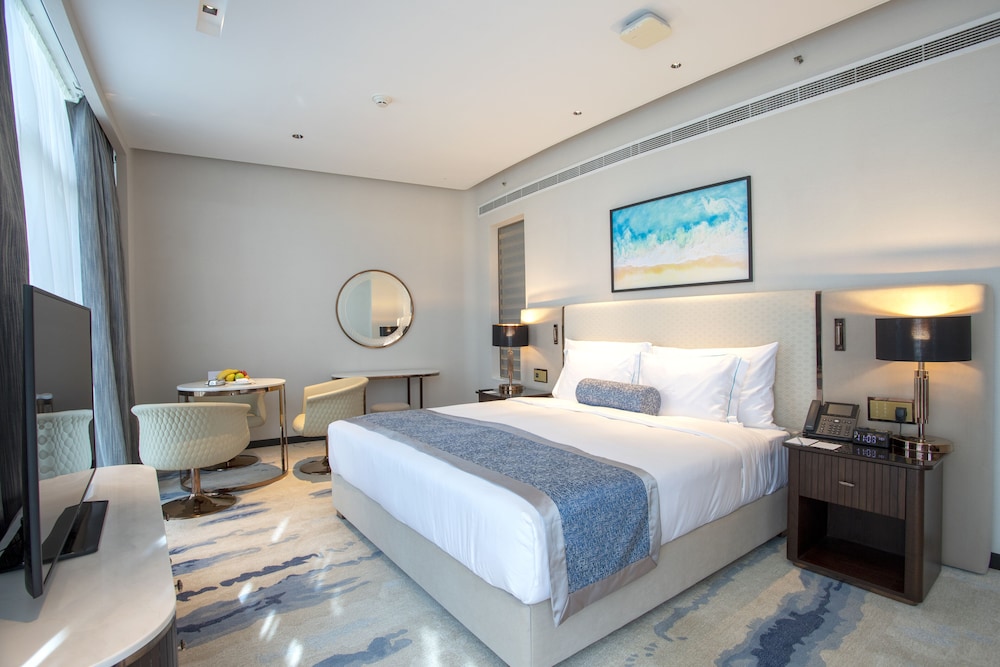 century marina hotel lusail