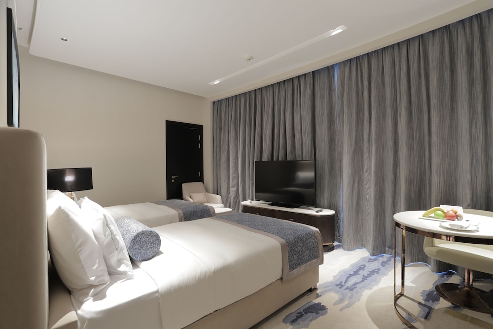 century marina hotel lusail