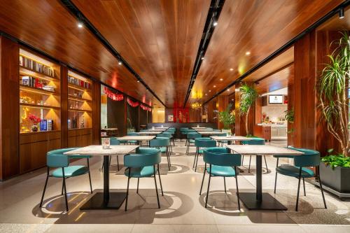 hyatt place linyi people square