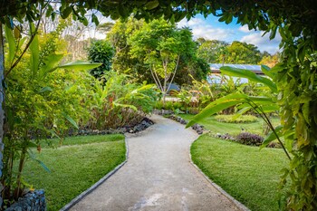 Nakatumble,Mele>>Hideaway Island,2.5 star