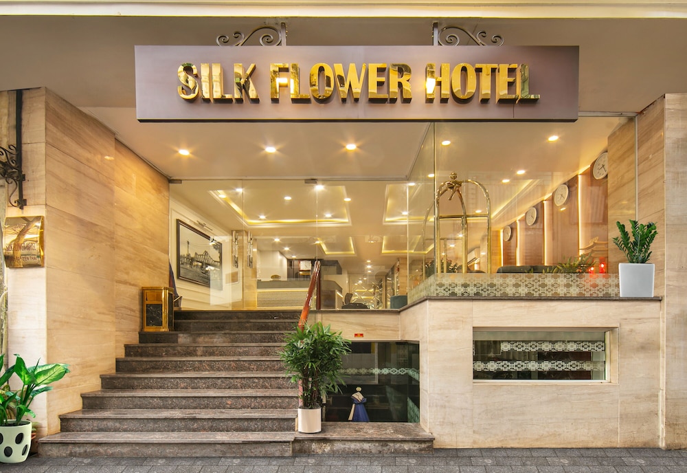 silk flower hotel and spa