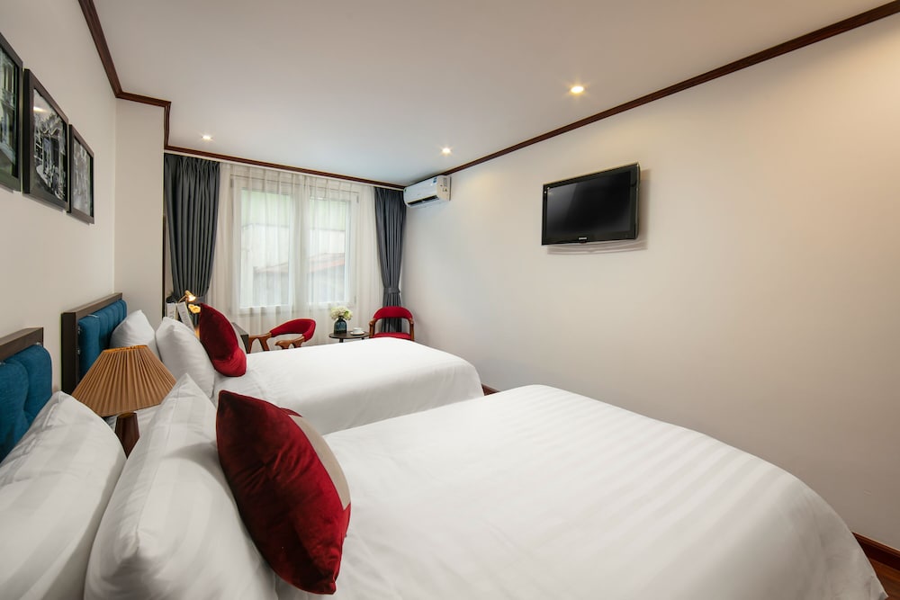 silk flower hotel and spa