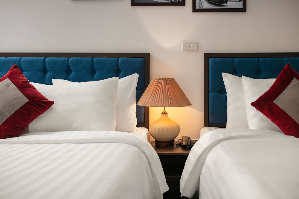 silk flower hotel and spa