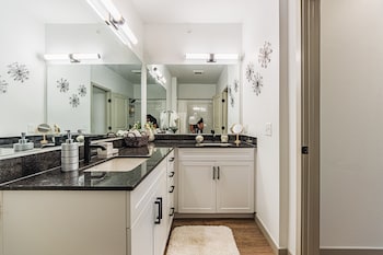 beautiful chic modern one bedroom