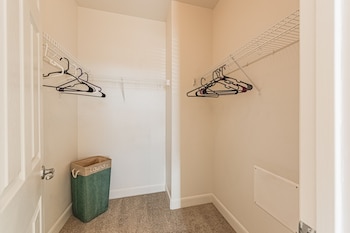 beautiful chic modern one bedroom