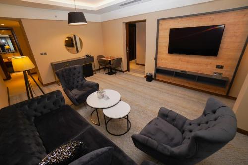 the grand lux hotel