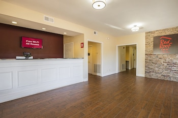 red roof inn and suites scottsboro