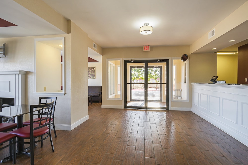 red roof inn and suites scottsboro