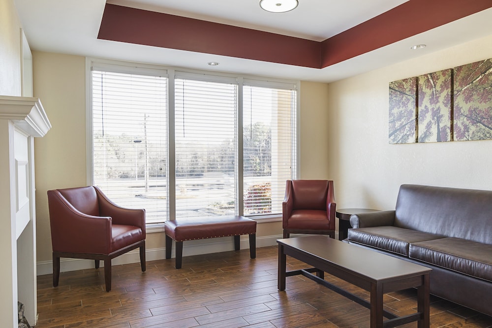 red roof inn and suites scottsboro