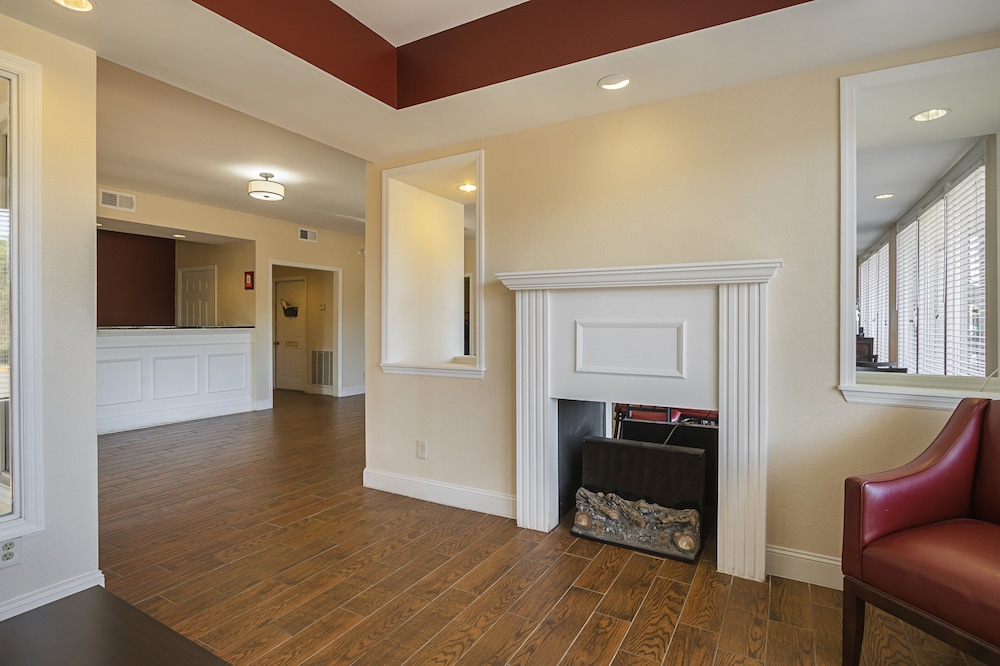 red roof inn and suites scottsboro