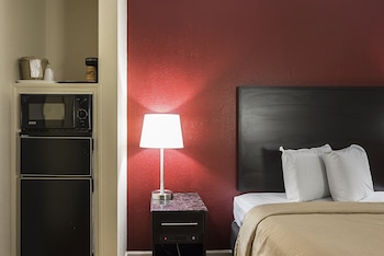 red roof inn and suites scottsboro