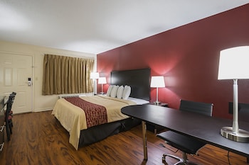 red roof inn and suites scottsboro